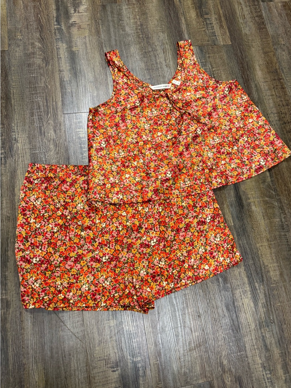 Victoria’s Secret Floral Tank & Shorts Pajama Set - Red Multi L